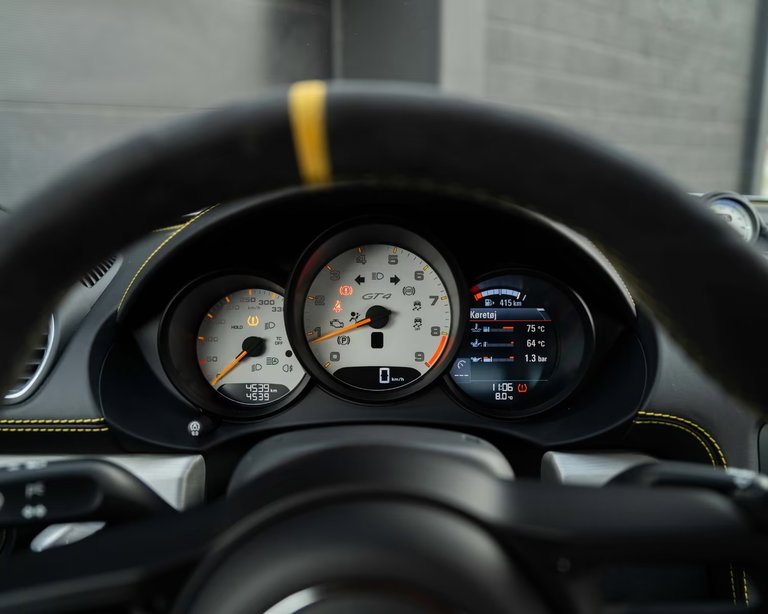 Porsche 718 Cayman GT4