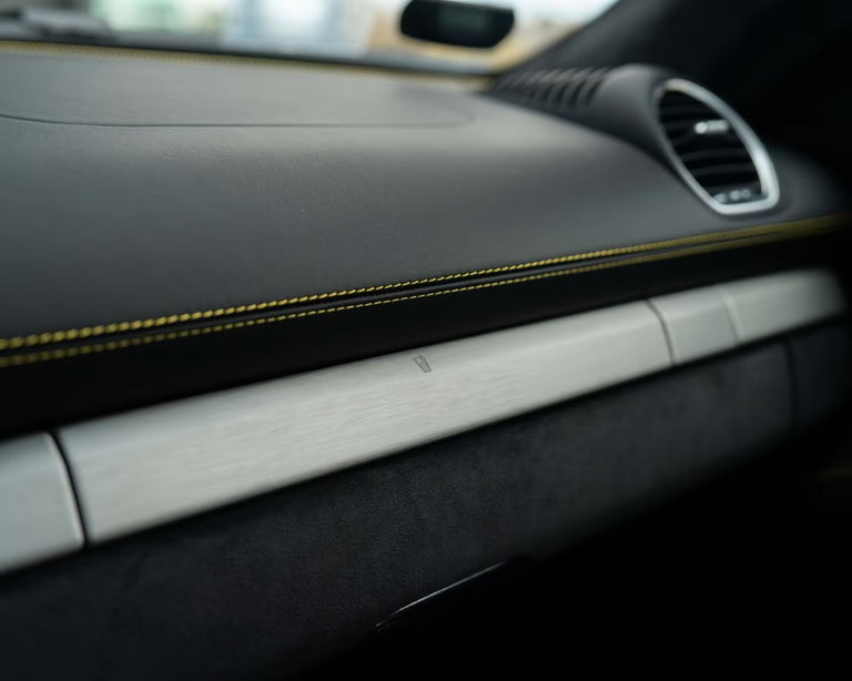 Porsche 718 Cayman GT4