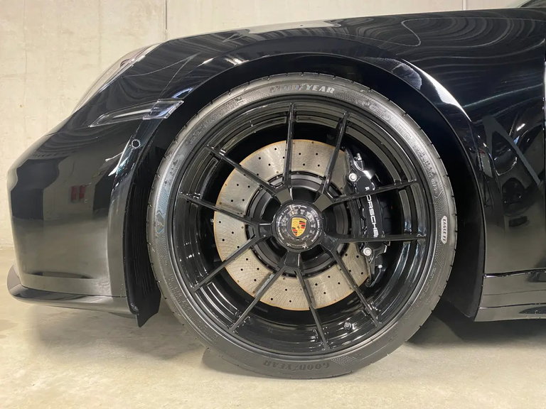 Porsche 992.2 Carrera GTS