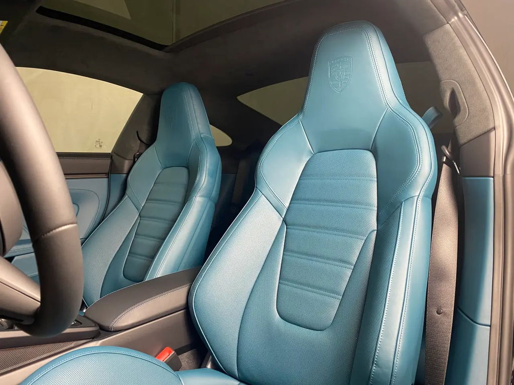 Porsche 992.2 Carrera GTS