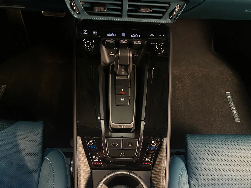 Porsche 992.2 Carrera GTS