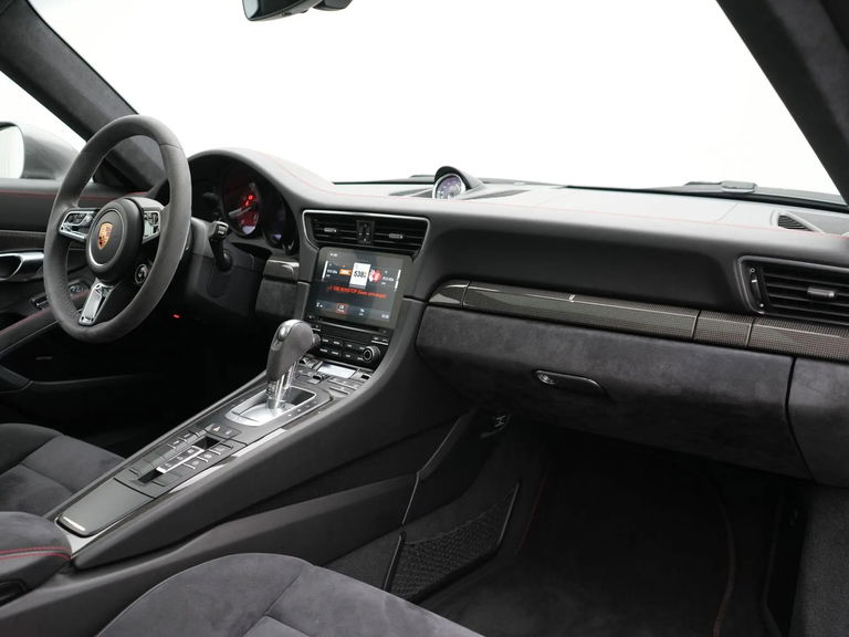 Porsche 991.2 Carrera 4 GTS