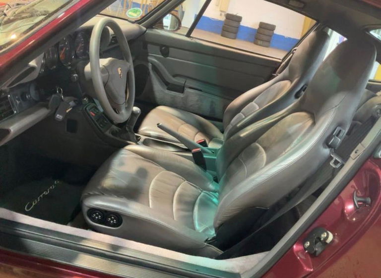 Porsche 993 Carrera 4S
