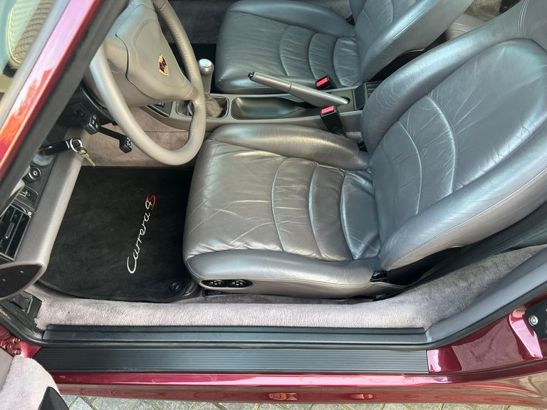 Porsche 993 Carrera 4S