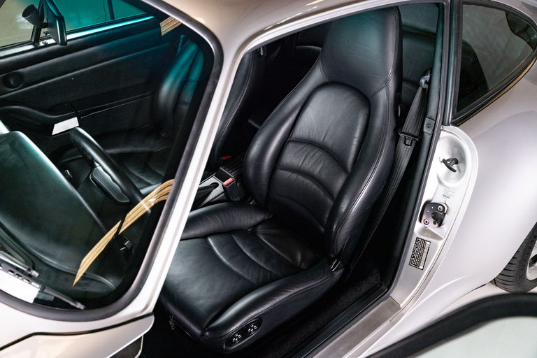 Porsche 993 Carrera 4S