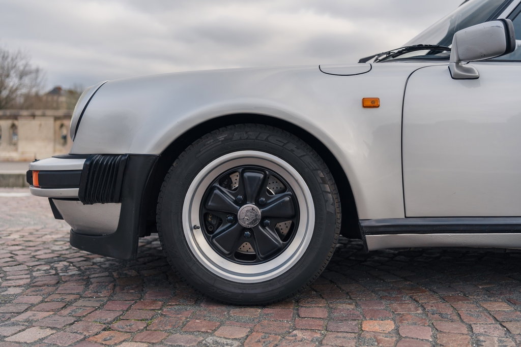 Porsche 911 Turbo 3.3