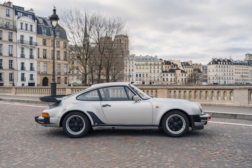 Porsche 911 Turbo 3.3