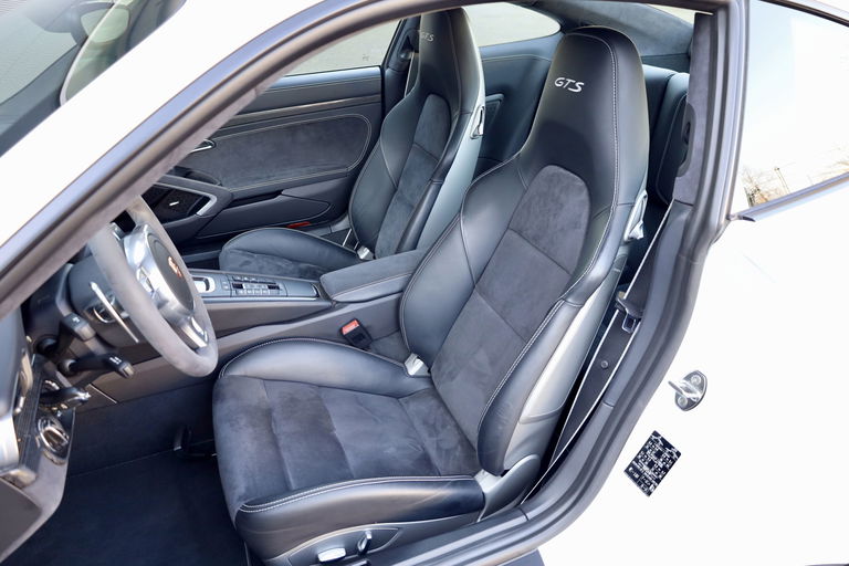 Porsche 991 Carrera GTS