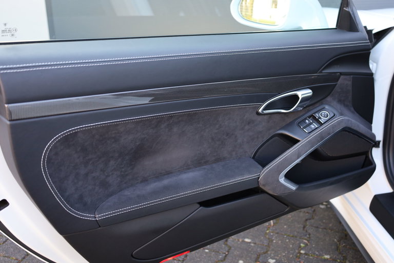 Porsche 991 Carrera GTS