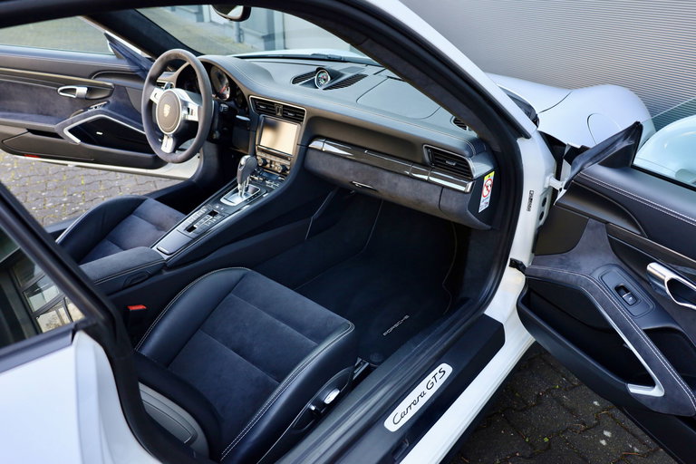 Porsche 991 Carrera GTS