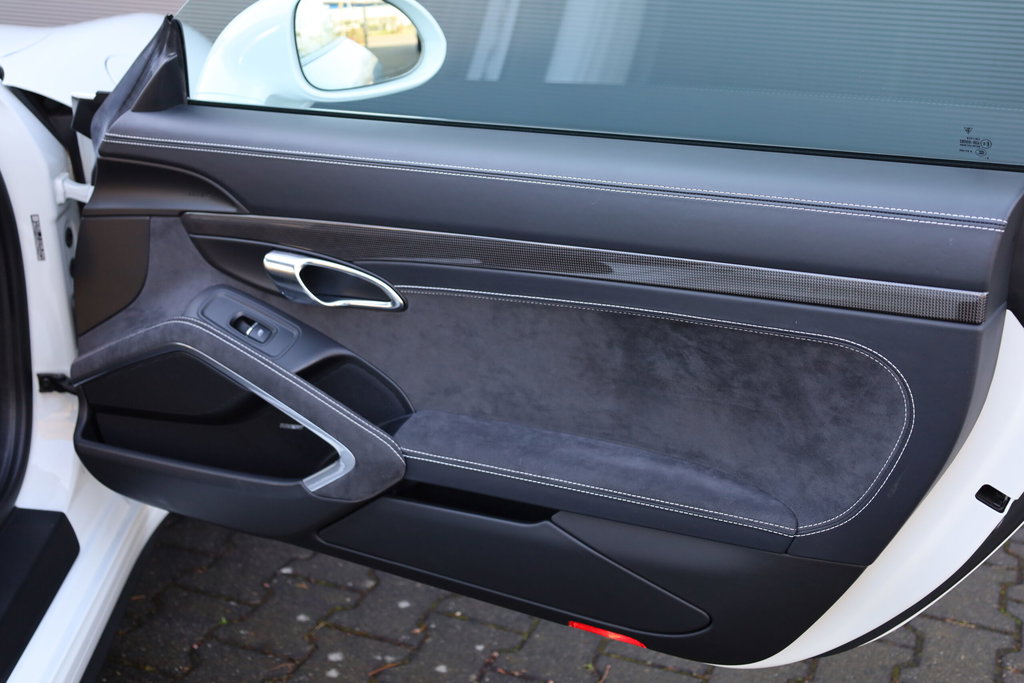 Porsche 991 Carrera GTS