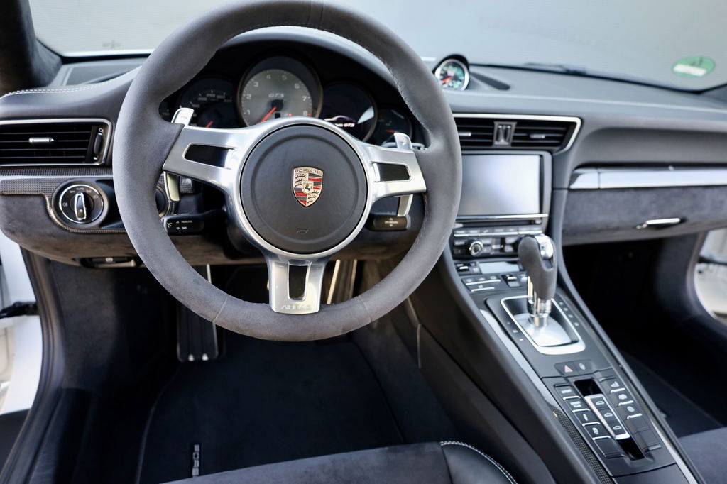 Porsche 991 Carrera GTS