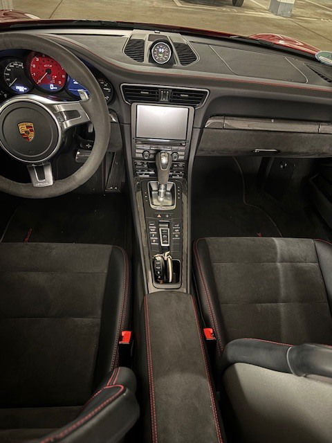 Porsche 991 Carrera 4 GTS