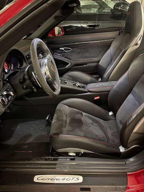 Porsche 991 Carrera 4 GTS