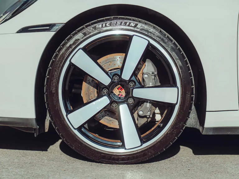 Porsche 992.2 Carrera