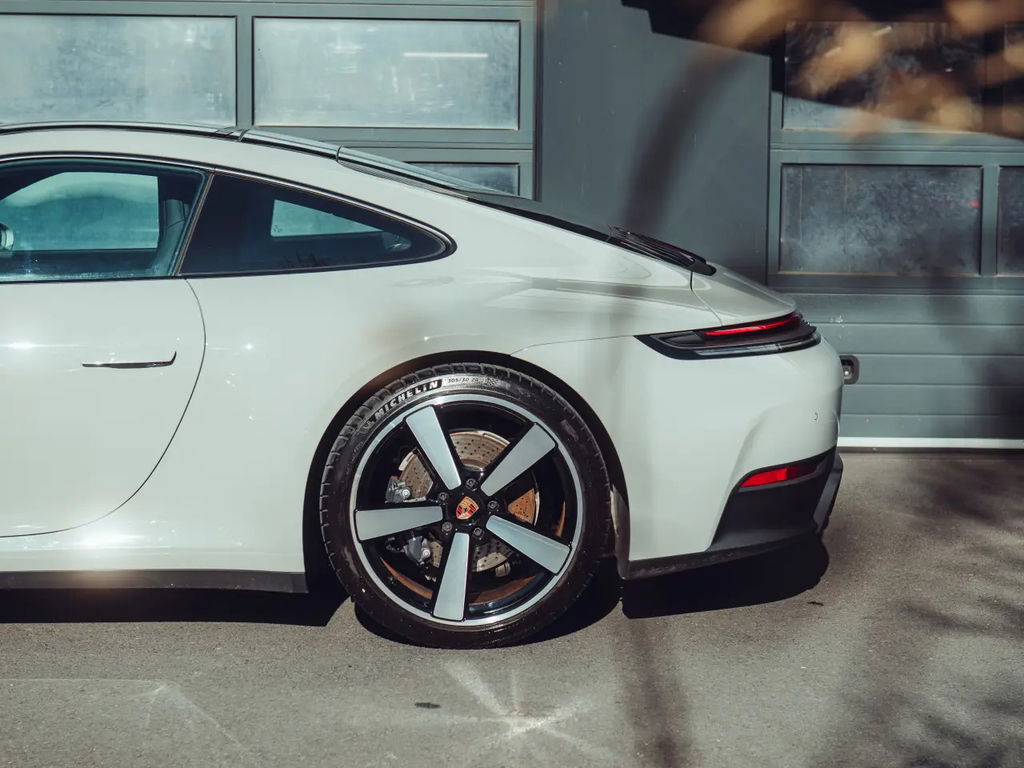 Porsche 992.2 Carrera