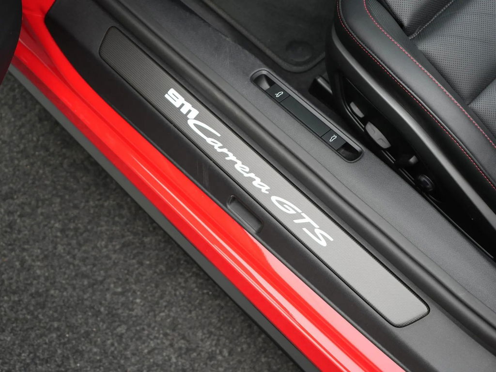 Porsche 992 Carrera GTS