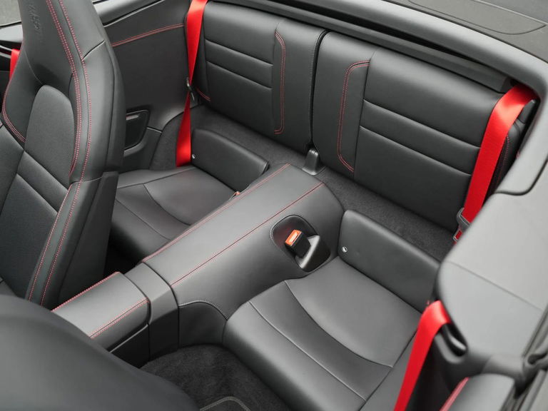 Porsche 992 Carrera GTS