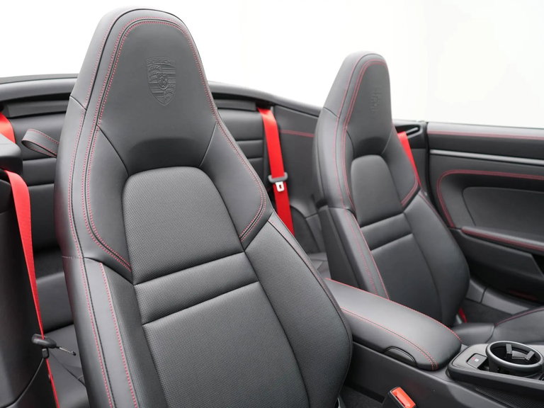 Porsche 992 Carrera GTS