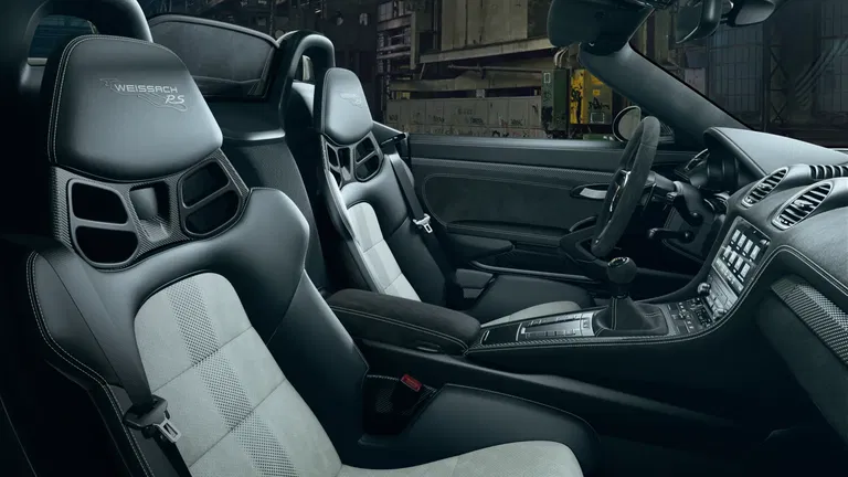 Porsche 718 Spyder RS