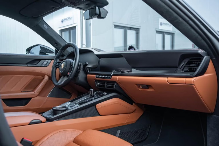 Porsche 992.2 Carrera 4 GTS