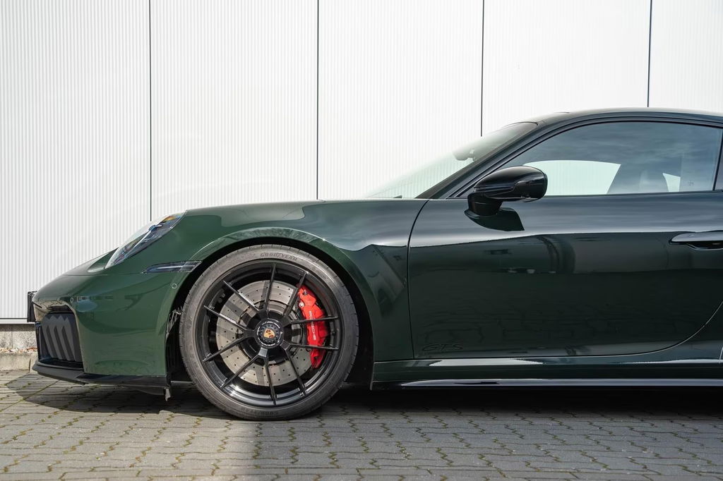 Porsche 992.2 Carrera 4 GTS