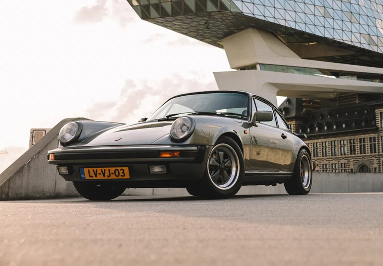 Porsche 911 Carrera 3.2