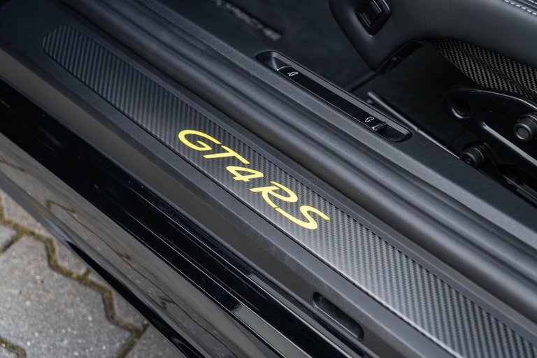 Porsche 718 Cayman GT4 RS