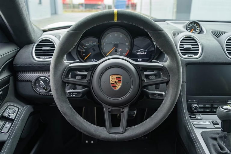 Porsche 718 Cayman GT4 RS