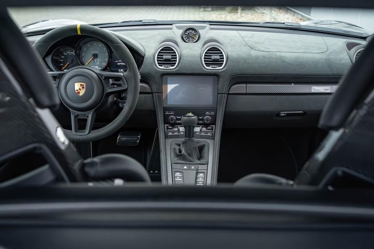 Porsche 718 Cayman GT4 RS