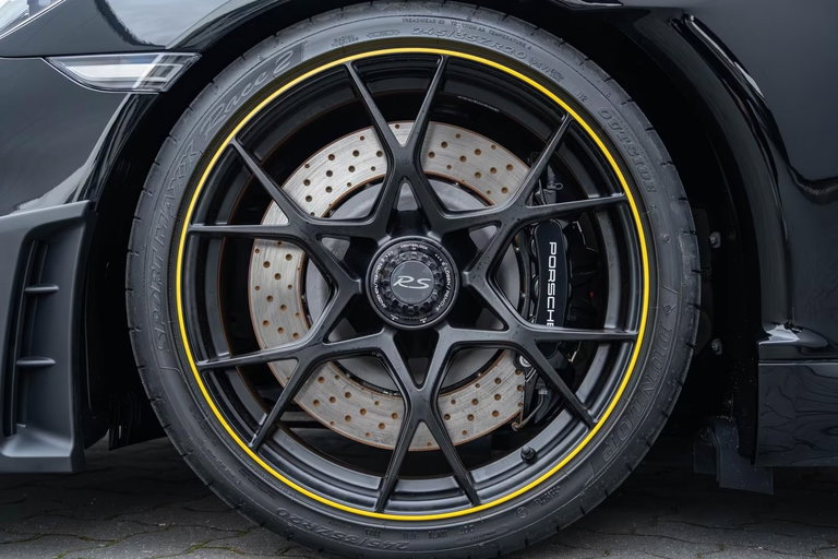 Porsche 718 Cayman GT4 RS