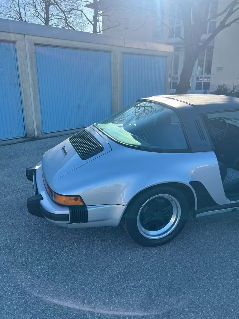 Porsche 911 Carrera 3.2