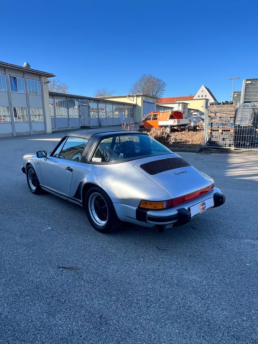 Porsche 911 Carrera 3.2