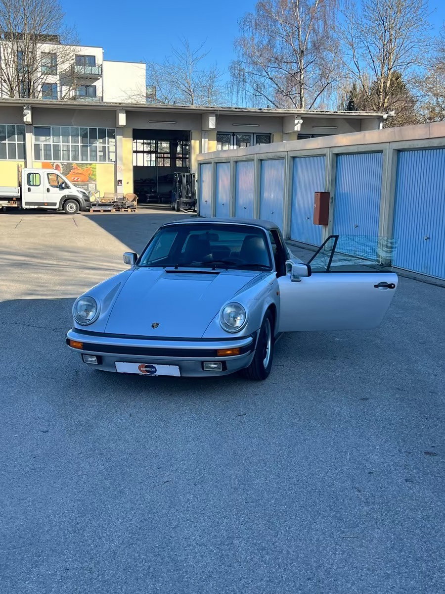 Porsche 911 Carrera 3.2