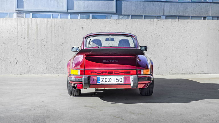 Porsche 911 Carrera 3.2