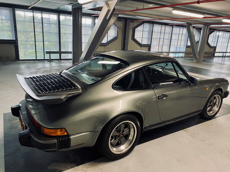 Porsche 911 Carrera 3.2