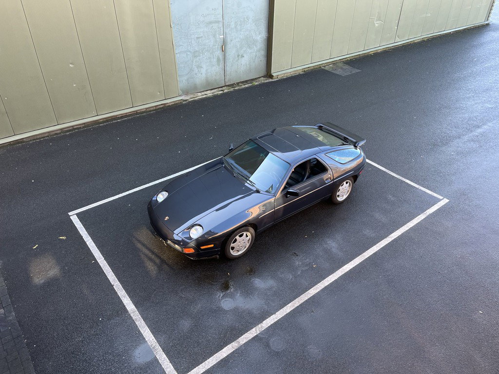 Porsche 928 S4
