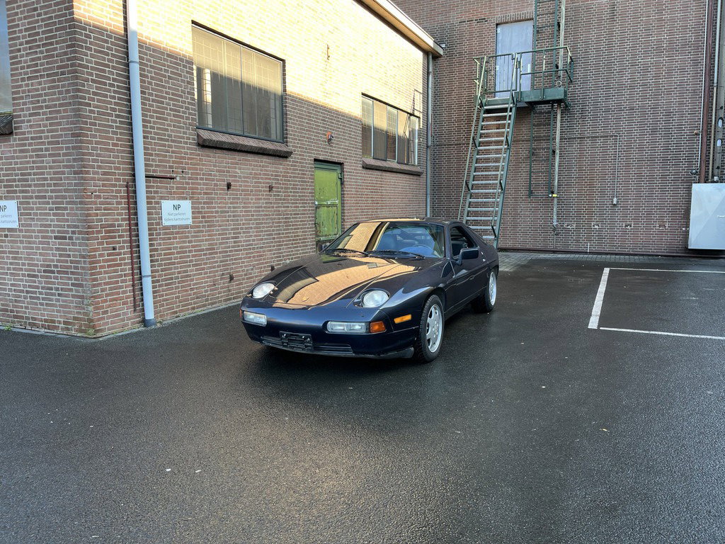 Porsche 928 S4
