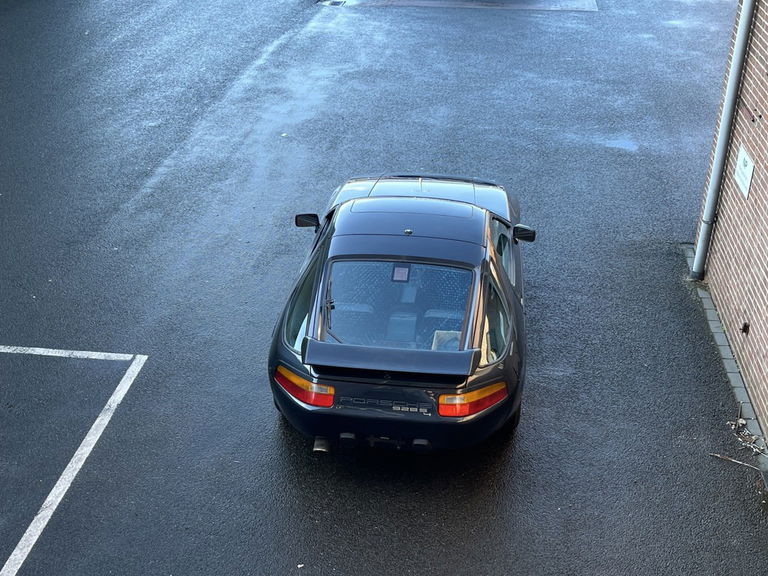 Porsche 928 S4