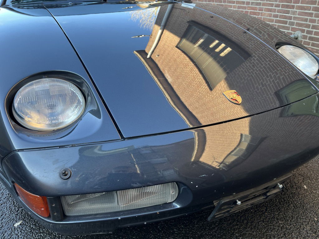 Porsche 928 S4