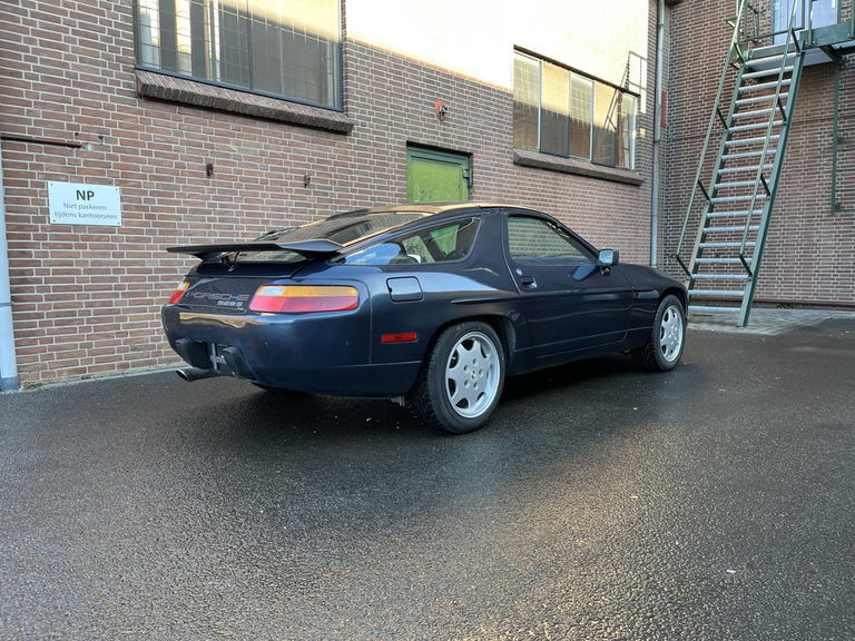 Porsche 928 S4