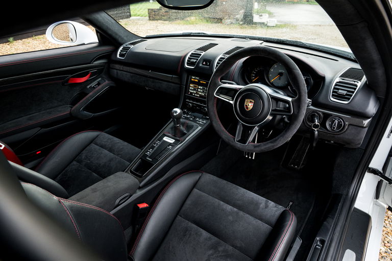 Porsche 981 Cayman GT4