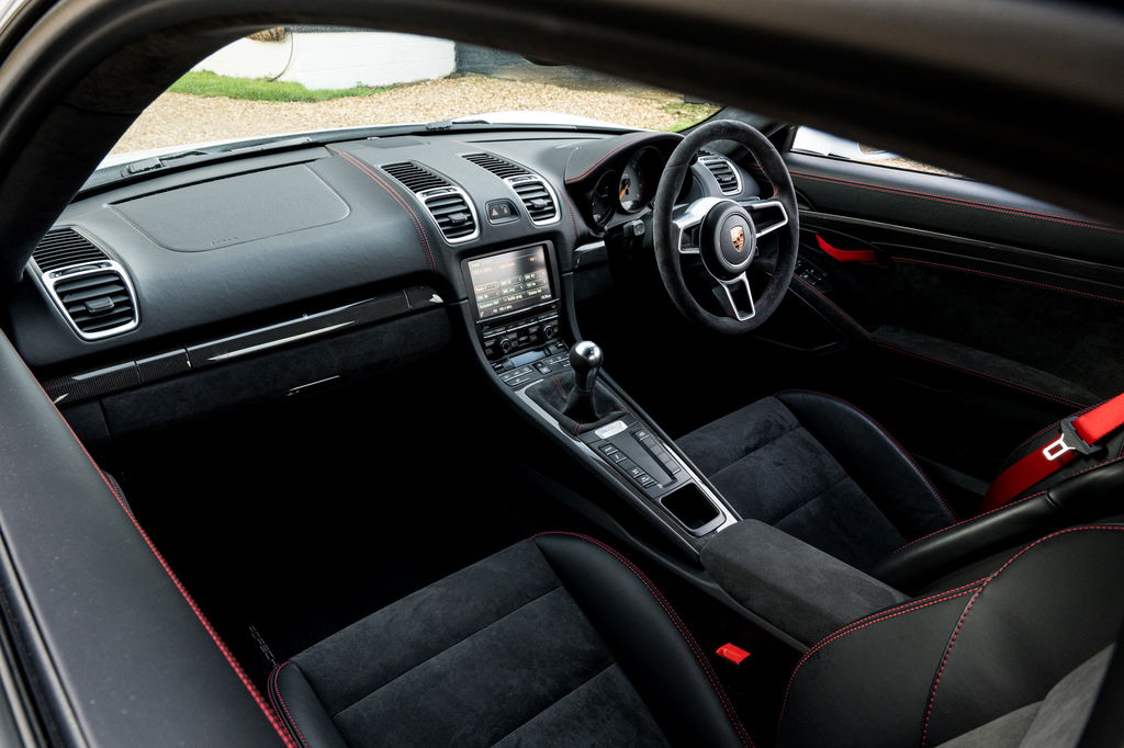 Porsche 981 Cayman GT4