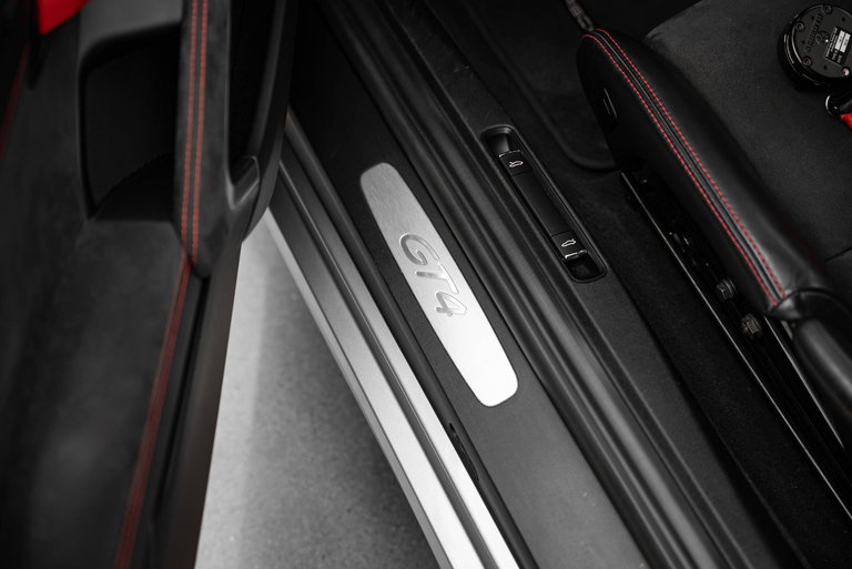 Porsche 981 Cayman GT4