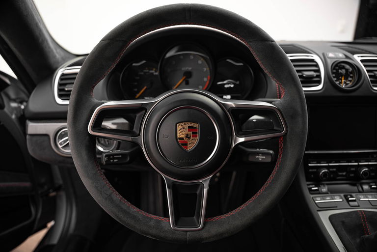 Porsche 981 Cayman GT4