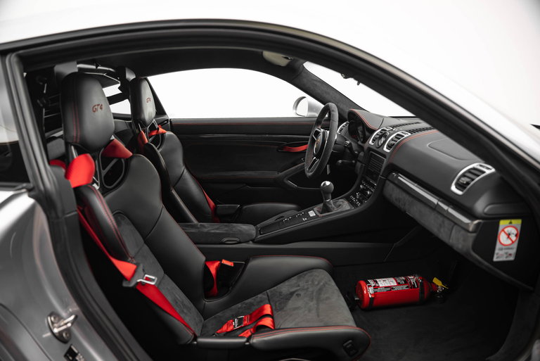 Porsche 981 Cayman GT4