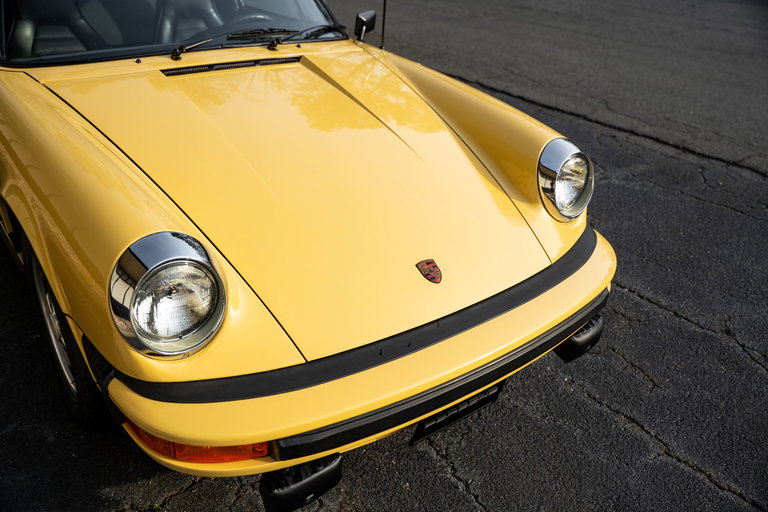 Porsche 911 Carrera (US)