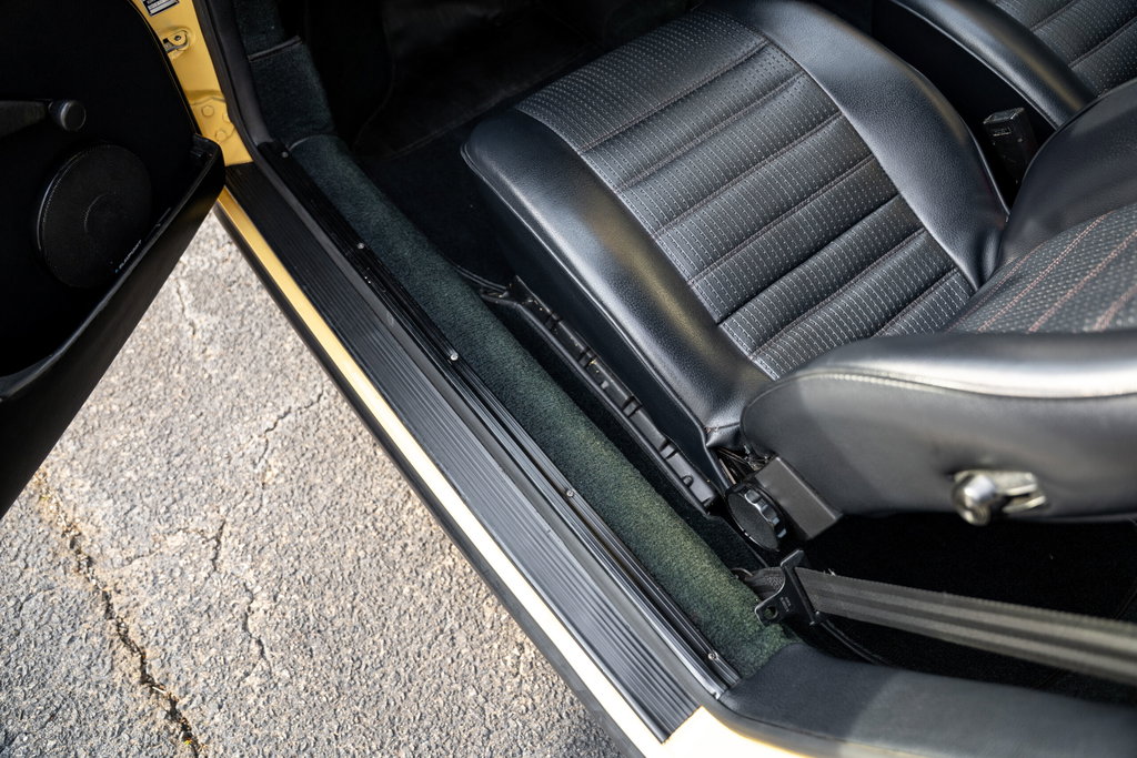 Porsche 911 Carrera (US)