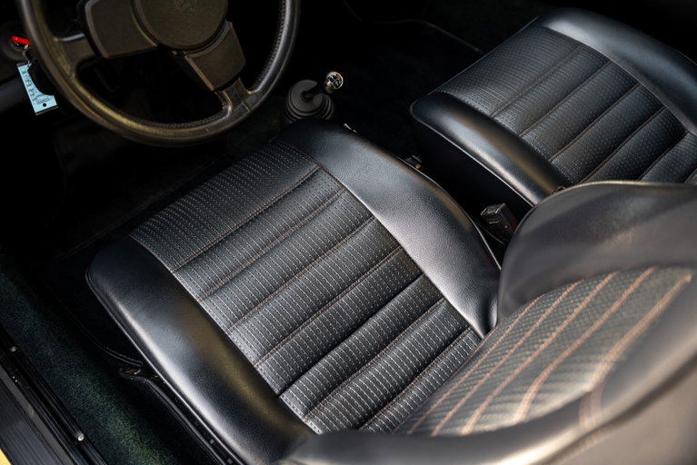 Porsche 911 Carrera (US)