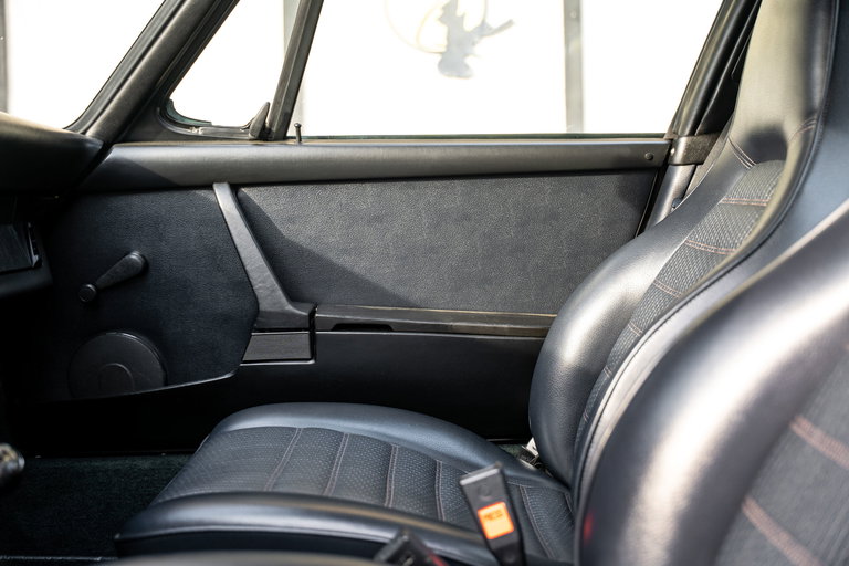 Porsche 911 Carrera (US)